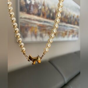 Elegant Pearl Necklace with Gold Accent